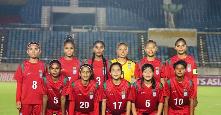 ঋতুপর্ণাদের গভীর রাতে সংবর্ধনা দেবে বাফুফে